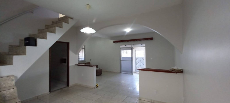 Imagem Casa com 3 Quartos à Venda, em Petrópolis - Manaus Imagem Casa com 3 Quartos à Venda, em Petrópolis - Manaus