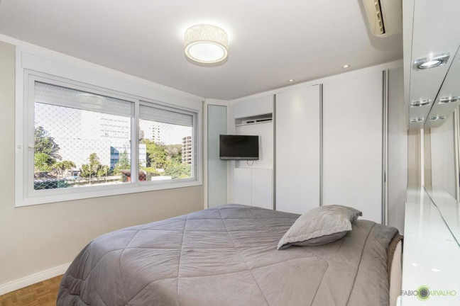 Imagem Imóvel com 3 Quartos à Venda, 153 m² em Centro Histórico - Porto Alegre Imagem Imóvel com 3 Quartos à Venda, 153 m² em Centro Histórico - Porto Alegre