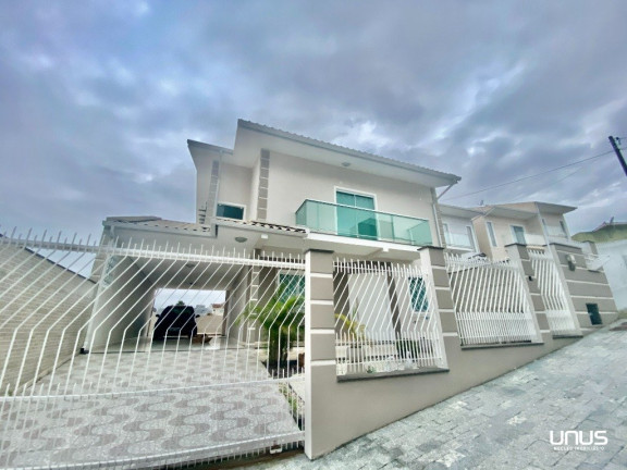 Casa com 3 Quartos à Venda, 250 m² em Forquilhas - São José