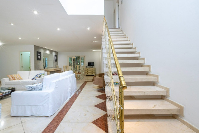 Imagem Casa com 6 Quartos à Venda,  em Granja Carneiro Viana - Cotia