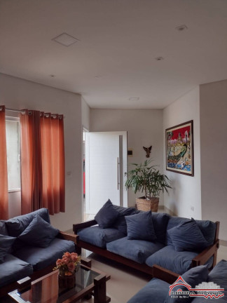 Casa com 4 Quartos à Venda, 155 m² em Parque Dos Príncipes - Jacareí