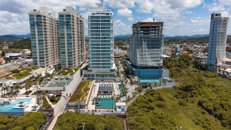 Imagem Apartamento com 5 Quartos à Venda, 247 m² em Itacolomi - Balneário Piçarras
