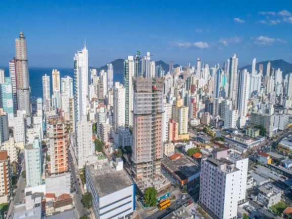 Imagem Imóvel com 4 Quartos à Venda, 129 m² em Centro - Balneário Camboriú
