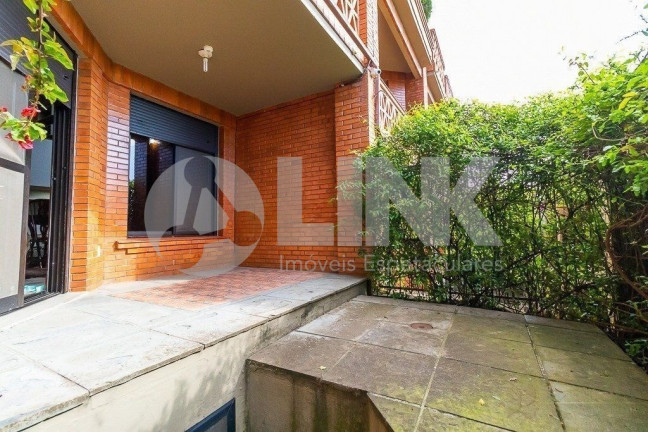 Imagem Imóvel com 3 Quartos à Venda, 360 m² em Cristal - Porto Alegre