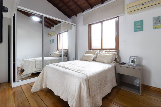 Imagem Casa com 3 Quartos à Venda, 190 m² em Rubem Berta - Porto Alegre