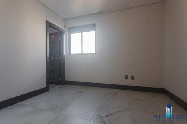 Imagem Apartamento com 3 Quartos à Venda, 129 m² em Centro - Balneário Camboriú Imagem Apartamento com 3 Quartos à Venda, 129 m² em Centro - Balneário Camboriú