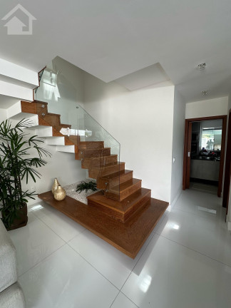 Imagem Casa com 5 Quartos à Venda, 350 m² em Recreio Dos Bandeirantes - Rio De Janeiro Imagem Casa com 5 Quartos à Venda, 350 m² em Recreio Dos Bandeirantes - Rio De Janeiro