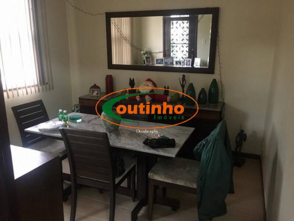 Imagem Casa com 4 Quartos à Venda, 575 m² em Grajaú - Rio De Janeiro Imagem Casa com 4 Quartos à Venda, 575 m² em Grajaú - Rio De Janeiro