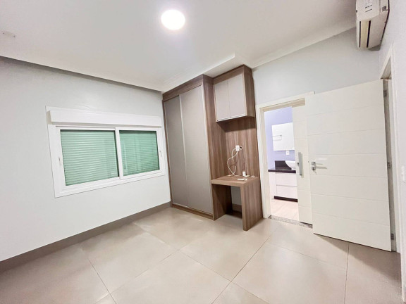 Imagem Casa com 3 Quartos à Venda, 222 m² em Cascavel