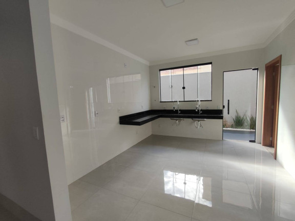 Imagem Casa com 3 Quartos à Venda, 285 m² em Setor Sudoeste - Goiânia Imagem Casa com 3 Quartos à Venda, 285 m² em Setor Sudoeste - Goiânia