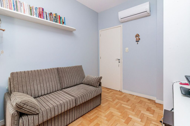 Imagem Apartamento com 3 Quartos à Venda, 110 m² em Moinhos De Vento - Porto Alegre