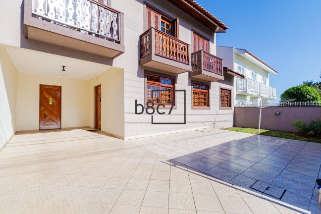 Imagem Casa com 3 Quartos à Venda, 129 m² em Santo Inácio - Curitiba Imagem Casa com 3 Quartos à Venda, 129 m² em Santo Inácio - Curitiba