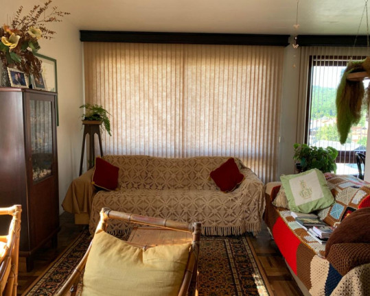 Imagem Casa com 3 Quartos à Venda, 220 m² em Saguaçu - Joinville