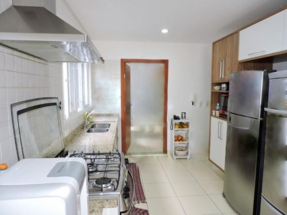 Imagem Casa com 4 Quartos à Venda, 400 m² em Golf Village - Carapicuíba Imagem Casa com 4 Quartos à Venda, 400 m² em Golf Village - Carapicuíba