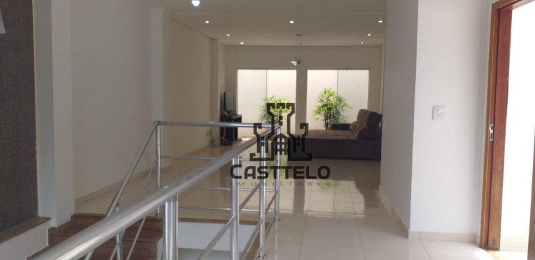 Imagem Casa com 4 Quartos à Venda, 430 m² em Califórnia - Londrina Imagem Casa com 4 Quartos à Venda, 430 m² em Califórnia - Londrina