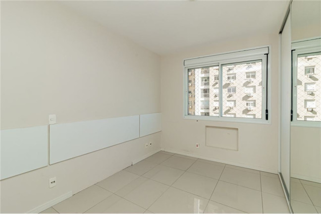 Imagem Imóvel com 2 Quartos à Venda, em Vila Ipiranga - Porto Alegre Imagem Imóvel com 2 Quartos à Venda, em Vila Ipiranga - Porto Alegre