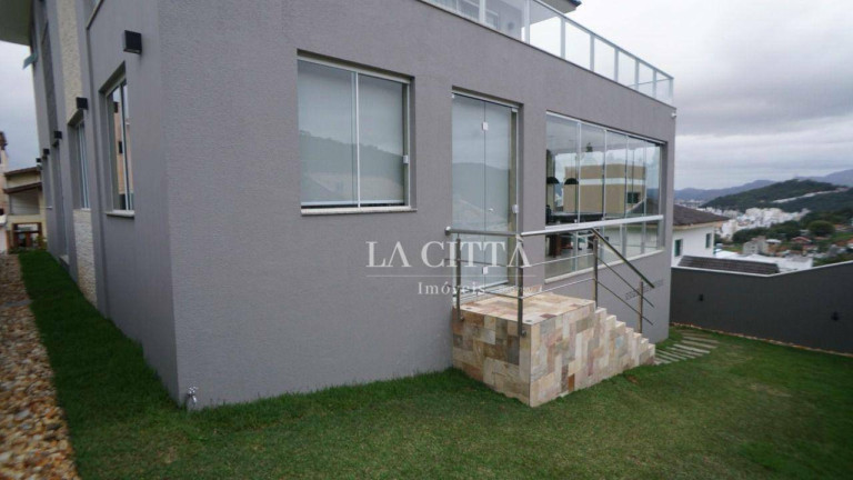 Imagem Casa com 3 Quartos à Venda, 376 m² em Ariribá - Balneário Camboriú