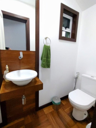 Imagem Casa com 4 Quartos à Venda, 285 m² em Várzea - Teresópolis
