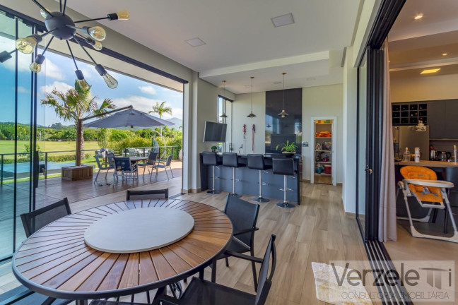 Imagem Casa com 4 Quartos à Venda, 600 m² em São Francisco De Assis - Camboriú Imagem Casa com 4 Quartos à Venda, 600 m² em São Francisco De Assis - Camboriú