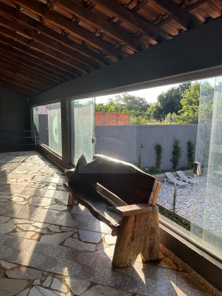 Imagem Casa com 3 Quartos à Venda, 402 m²