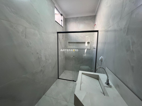 Imagem Casa com 3 Quartos à Venda, 200 m²