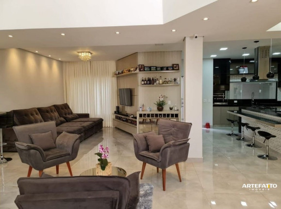 Imagem Sobrado com 3 Quartos à Venda, 205 m²