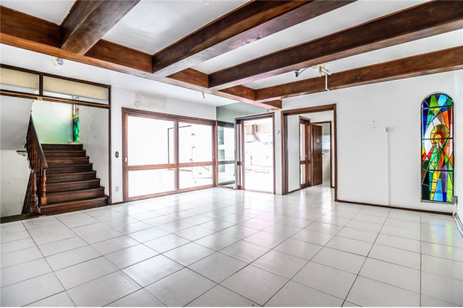Imagem Casa com 6 Quartos à Venda, em Passo Da Areia - Porto Alegre Imagem Casa com 6 Quartos à Venda, em Passo Da Areia - Porto Alegre