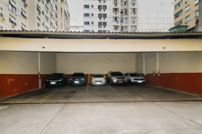 Imagem Imóvel com 3 Quartos à Venda, 128 m² em Copacabana - Rio De Janeiro Imagem Imóvel com 3 Quartos à Venda, 128 m² em Copacabana - Rio De Janeiro