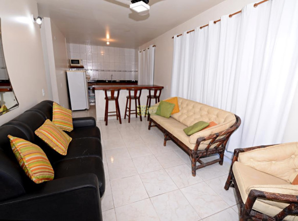 Imagem Casa com 4 Quartos para Alugar ou Temporada, 100 m² em Bombas - Bombinhas Imagem Casa com 4 Quartos para Alugar ou Temporada, 100 m² em Bombas - Bombinhas