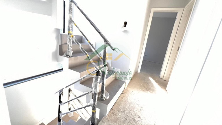 Imagem Sobrado com 3 Quartos à Venda, 105 m² em Uberaba - Curitiba Imagem Sobrado com 3 Quartos à Venda, 105 m² em Uberaba - Curitiba
