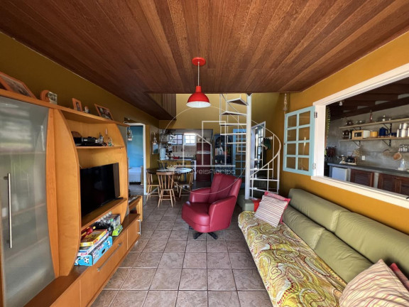 Imagem Casa com 3 Quartos à Venda, 150 m² em São João Do Rio Vermelho - Florianópolis Imagem Casa com 3 Quartos à Venda, 150 m² em São João Do Rio Vermelho - Florianópolis