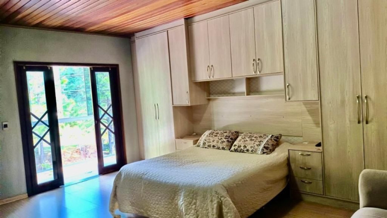 Imagem Casa com 3 Quartos à Venda, 240 m² em Campo De Santana - Curitiba