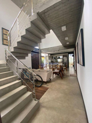 Imagem Sobrado com 3 Quartos à Venda, 210 m² em Centro - Penha Imagem Sobrado com 3 Quartos à Venda, 210 m² em Centro - Penha