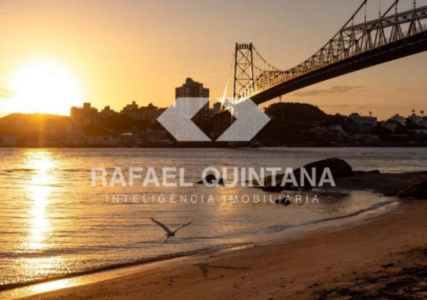 Imagem Apartamento com 2 Quartos à Venda, 64 m² em Abraão - Florianópolis