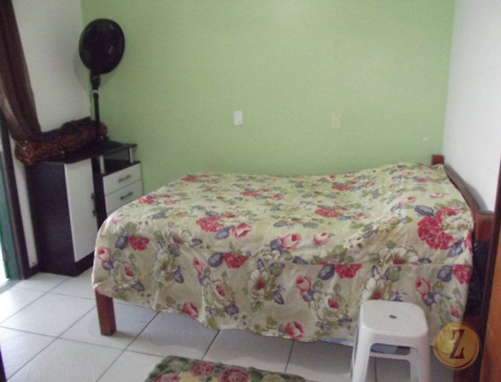 Imagem Sobrado com 3 Quartos para Temporada, em Bombas - Bombinhas Imagem Sobrado com 3 Quartos para Temporada, em Bombas - Bombinhas