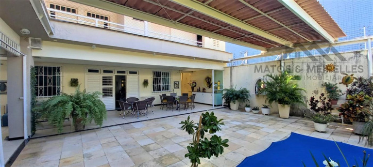 Imagem Casa com 8 Quartos à Venda, 500 m² em Centro - Fortaleza Imagem Casa com 8 Quartos à Venda, 500 m² em Centro - Fortaleza