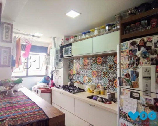 Imagem Imóvel com 2 Quartos à Venda, 68 m² em Menino Deus - Porto Alegre Imagem Imóvel com 2 Quartos à Venda, 68 m² em Menino Deus - Porto Alegre
