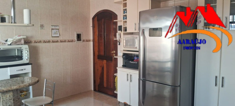 Imagem Casa com 3 Quartos à Venda, 234 m² em Cipava - Osasco