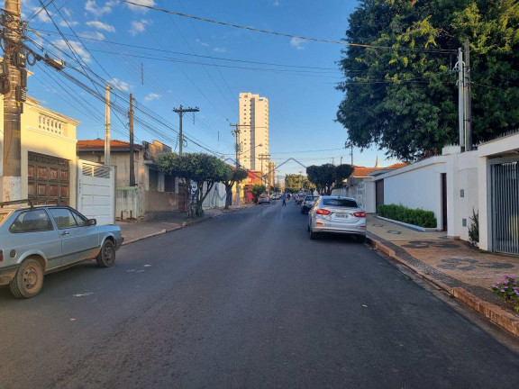 Imagem Casa com 4 Quartos à Venda, 815 m² em Centro - Pirassununga
