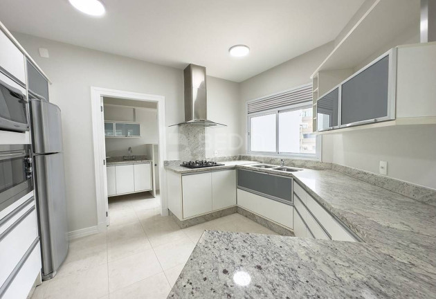 Imagem Apartamento com 3 Quartos à Venda, 138 m² em Centro - Balneário Camboriú Imagem Apartamento com 3 Quartos à Venda, 138 m² em Centro - Balneário Camboriú