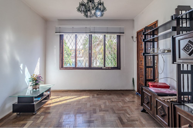 Imagem Casa com 6 Quartos à Venda, 210 m² em Passo Da Areia - Porto Alegre