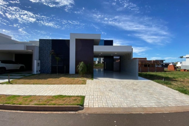 Casa à Venda, 245 m² em Condomínio Paysage Essenza - Umuarama