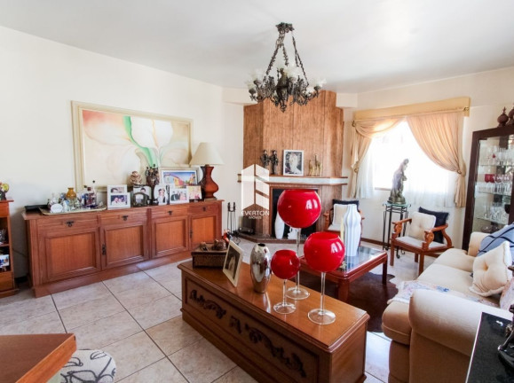 Imagem Apartamento com 3 Quartos à Venda, 150 m² em Centro - Santa Maria