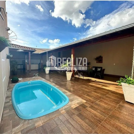 Casa com 4 Quartos à Venda, 500 m² em Conjunto Manoel Mendes - Uberaba