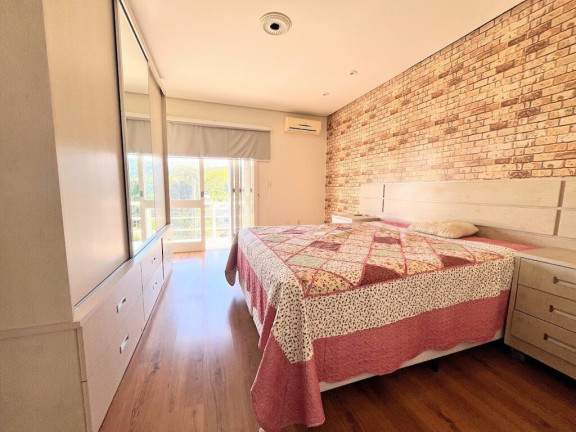 Imagem Casa com 3 Quartos à Venda, em Vila Nova - Porto Alegre Imagem Casa com 3 Quartos à Venda, em Vila Nova - Porto Alegre
