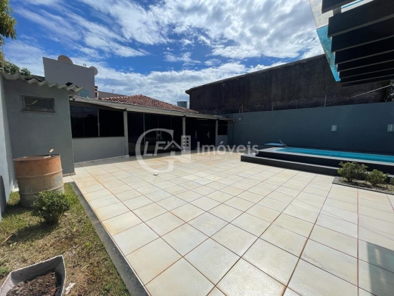 Imagem Casa com 3 Quartos à Venda, 360 m² em Nova Lima - Campo Grande Imagem Casa com 3 Quartos à Venda, 360 m² em Nova Lima - Campo Grande