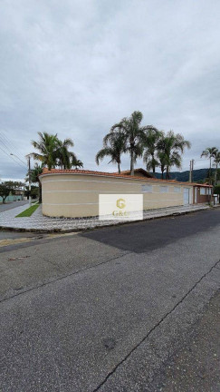 Imagem Casa com 7 Quartos à Venda, 300 m² em Balneário Flórida - Praia Grande Imagem Casa com 7 Quartos à Venda, 300 m² em Balneário Flórida - Praia Grande