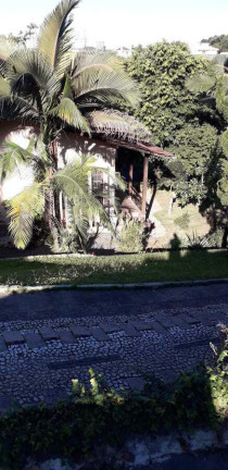 Imagem Casa com 4 Quartos à Venda, 194 m² em América - Joinville Imagem Casa com 4 Quartos à Venda, 194 m² em América - Joinville