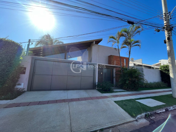Casa com 3 Quartos à Venda, 360 m² em Carandá Bosque - Campo Grande