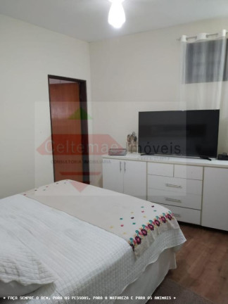 Imagem Casa com 4 Quartos à Venda, 220 m² em Parque São Jorge - Taubaté